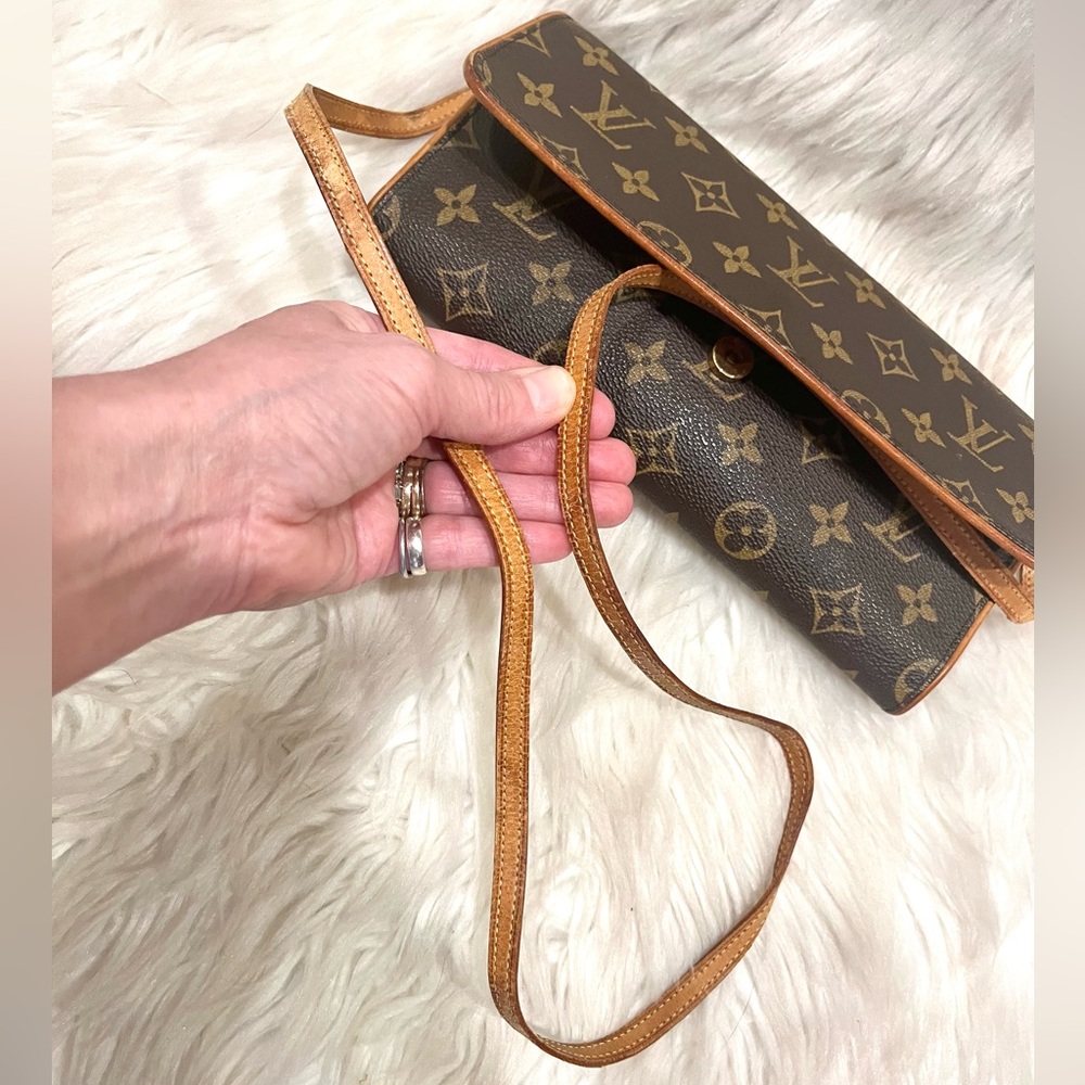 Louis Vuitton Brown and Gold Crossbody Bag - Picture 10 of 17